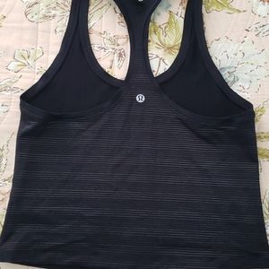 Lululemon black cropped tank